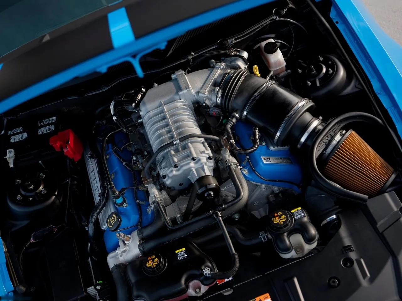Ford Mustang Shelby GT500 (2013) – motorový prostor