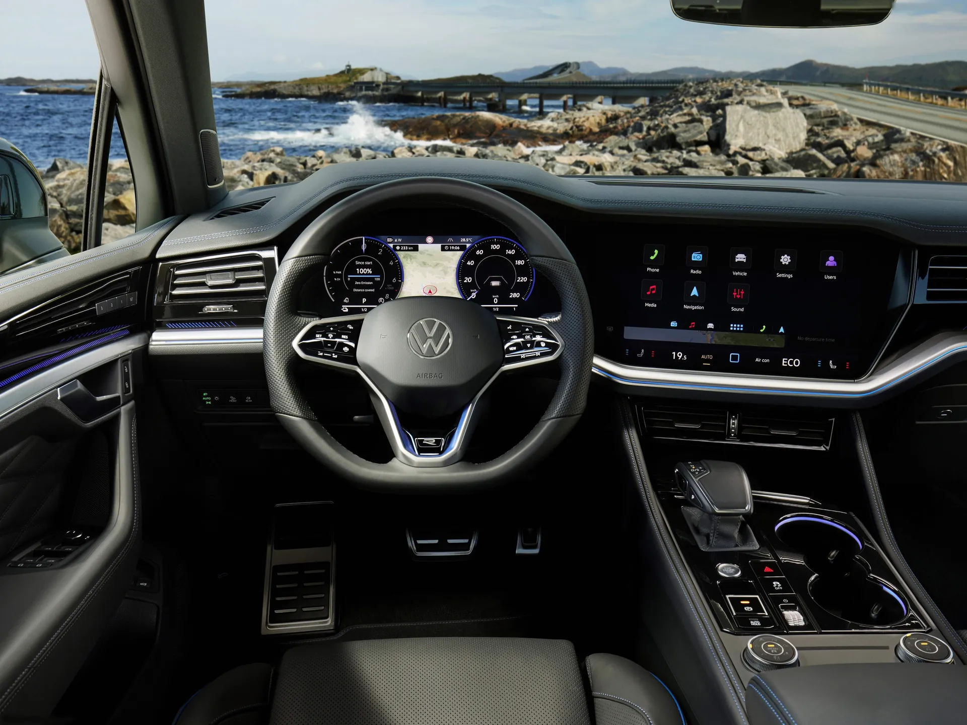 Volkswagen Touareg R eHybrid (2024) – interiér