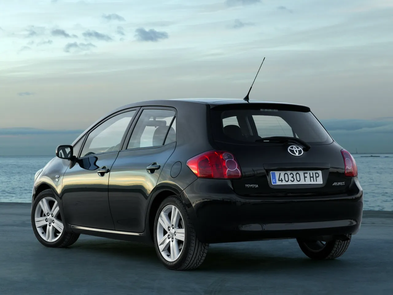 Toyota Auris (2007) - Rear Three-Quarter