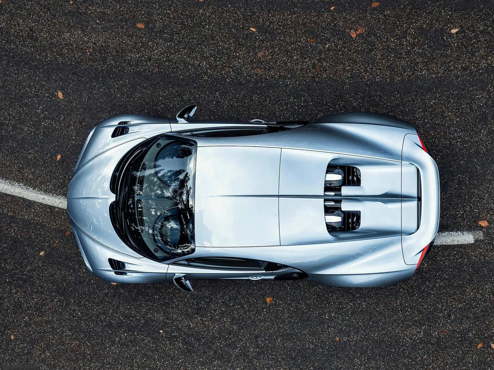 Bugatti Chiron Profilee (2022) – pohled shora