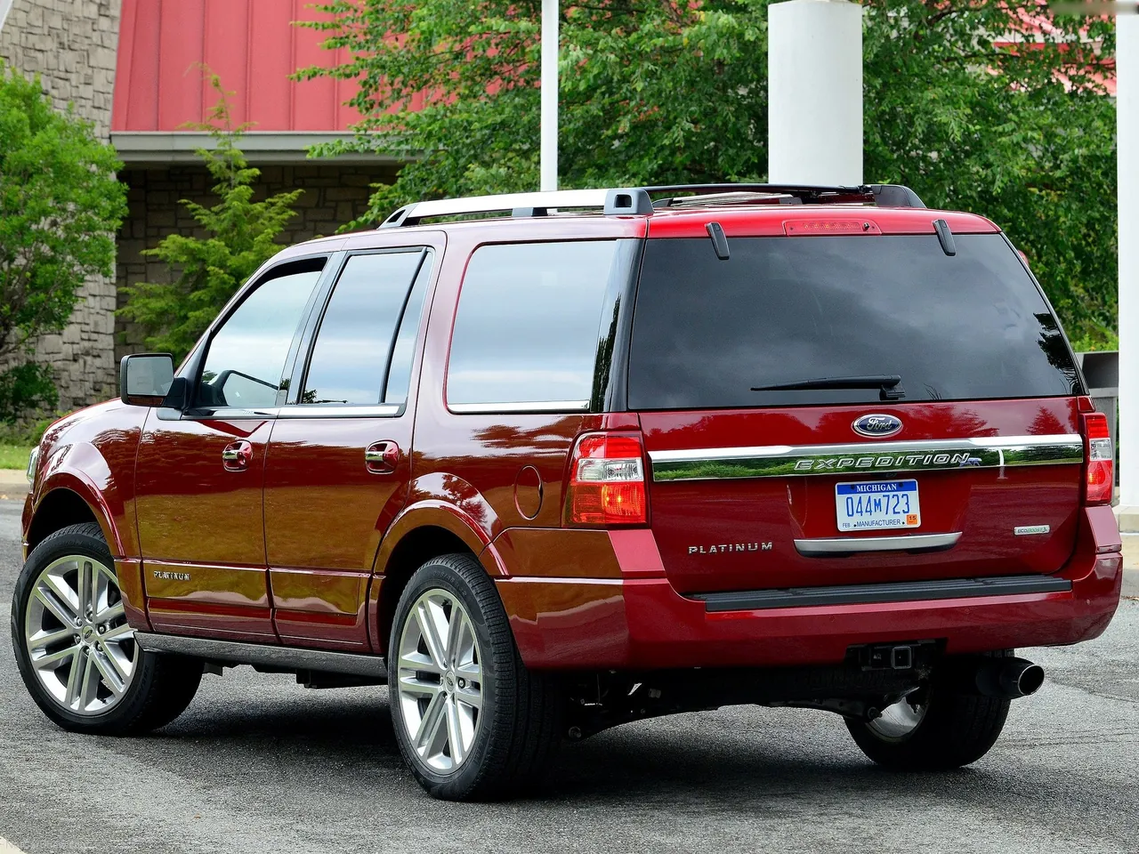 Ford Expedition (2015) – zadní tříčtvrteční pohled