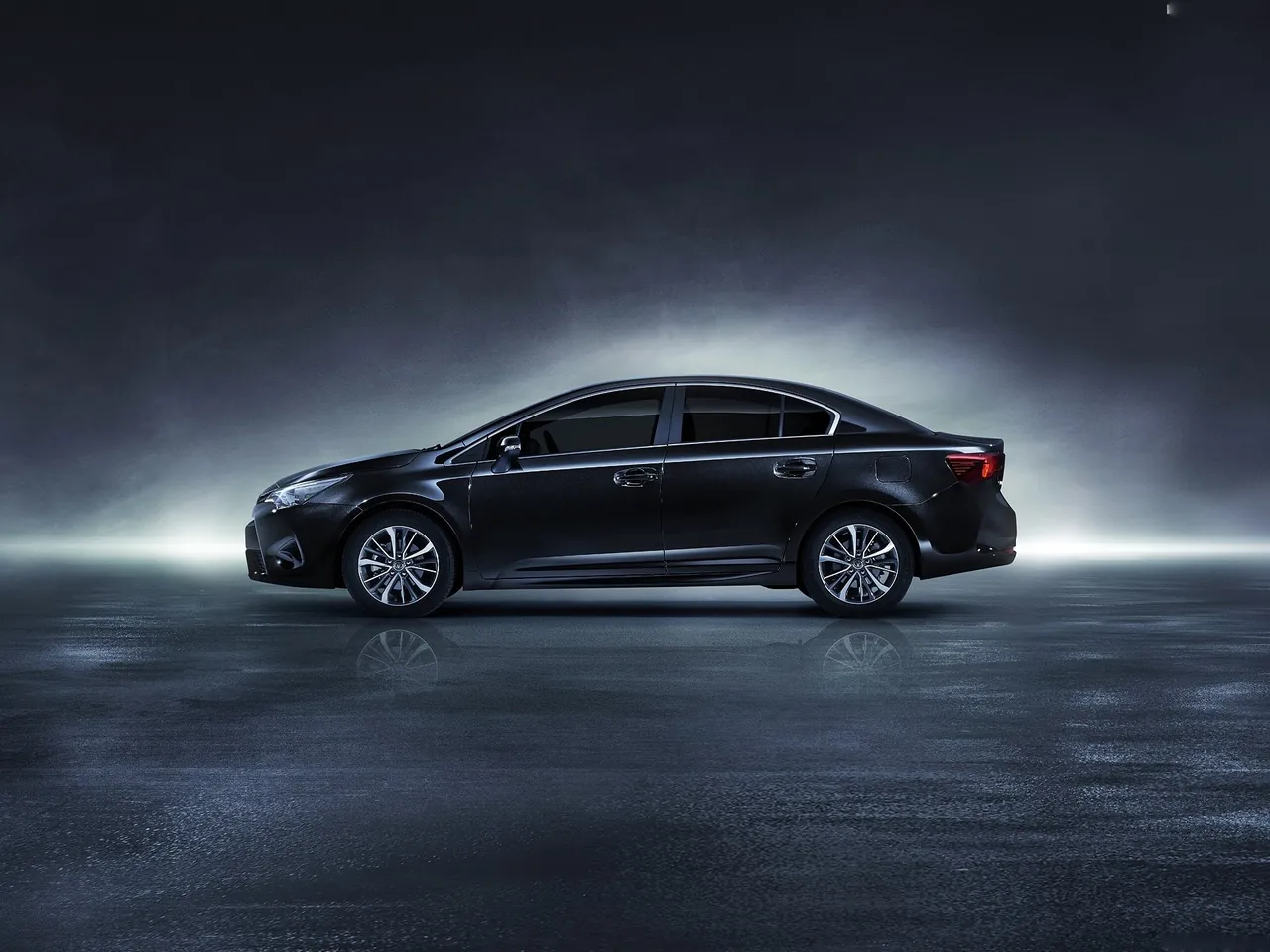 Toyota Avensis (2016) - Side Profile