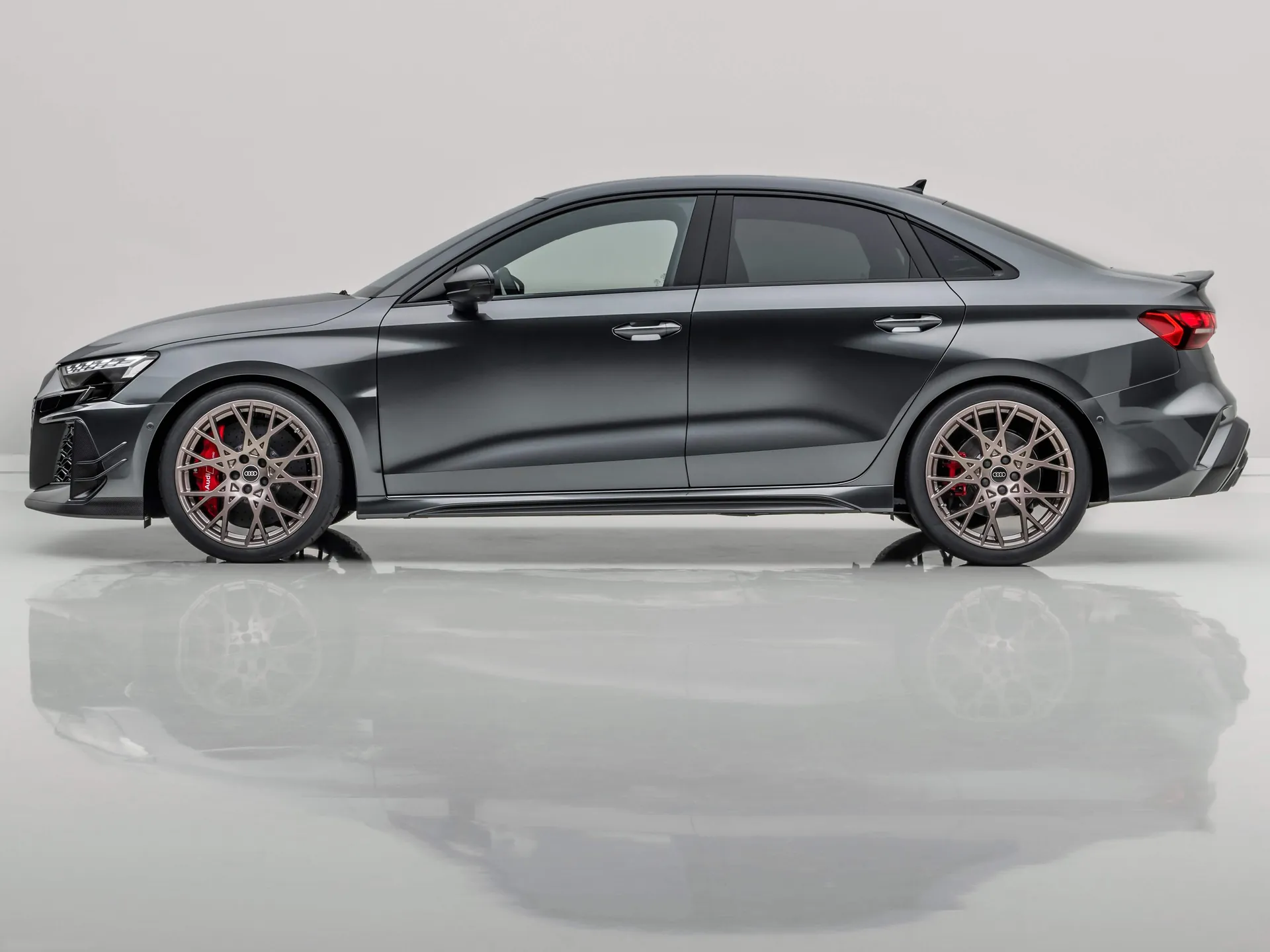 Audi RS3 Sedan competition limited (2026) – boční profil