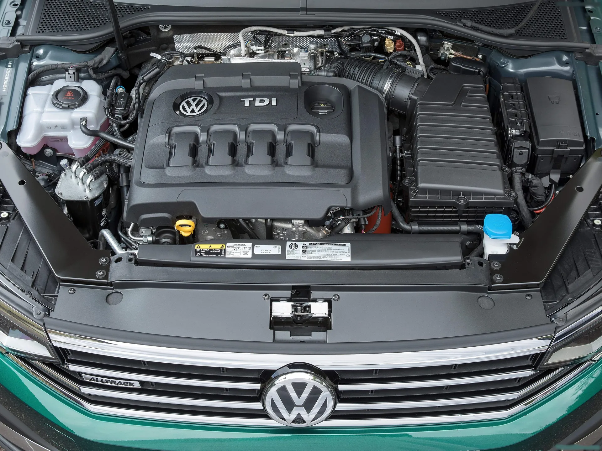 Volkswagen Passat Alltrack (2020) – motorový prostor