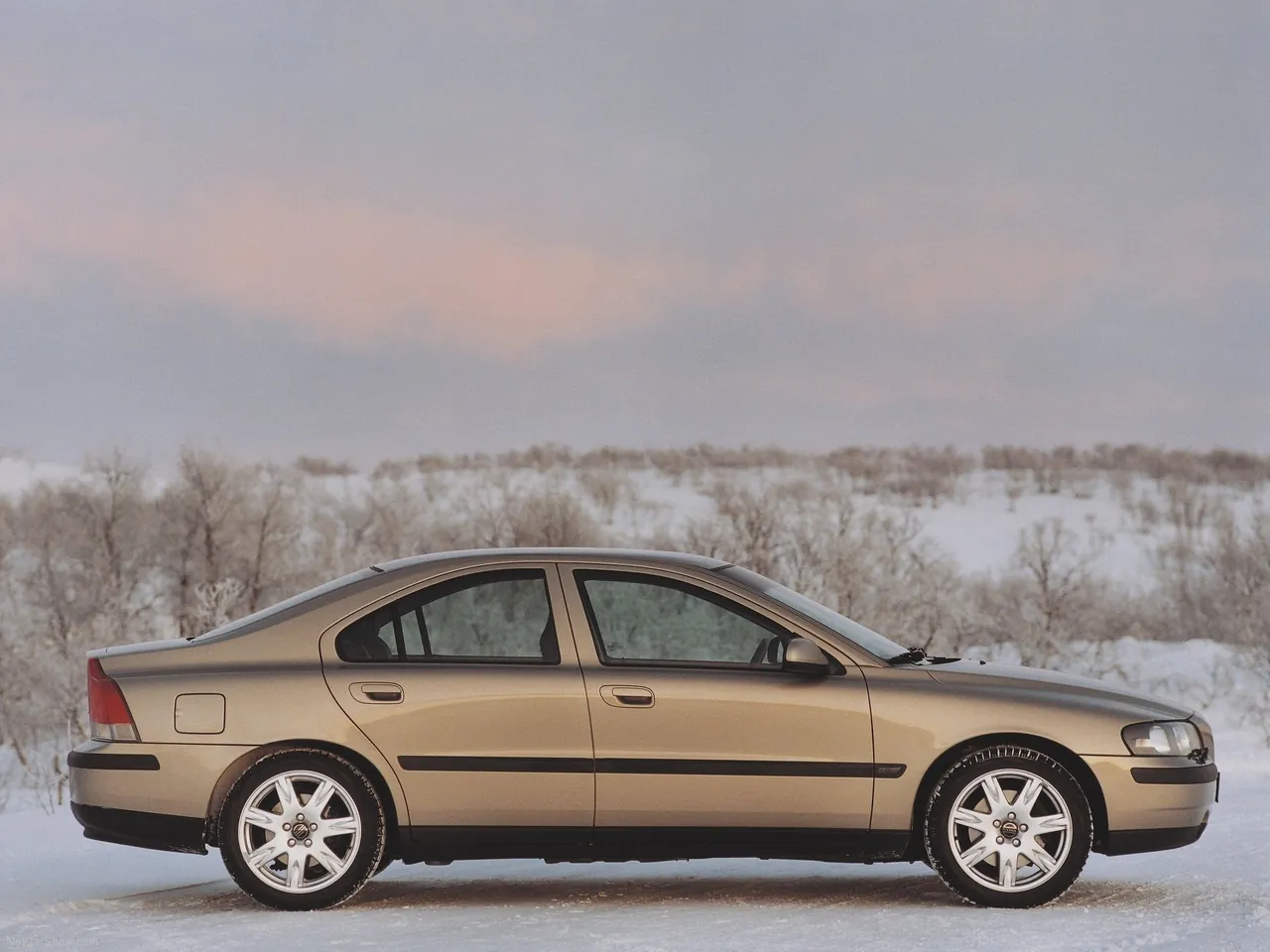 Volvo S60 AWD (2002) – boční profil