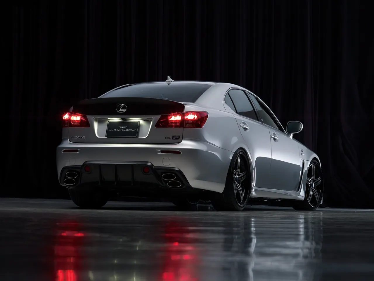 Wald Lexus IS-F (2009) – zadní tříčtvrteční pohled