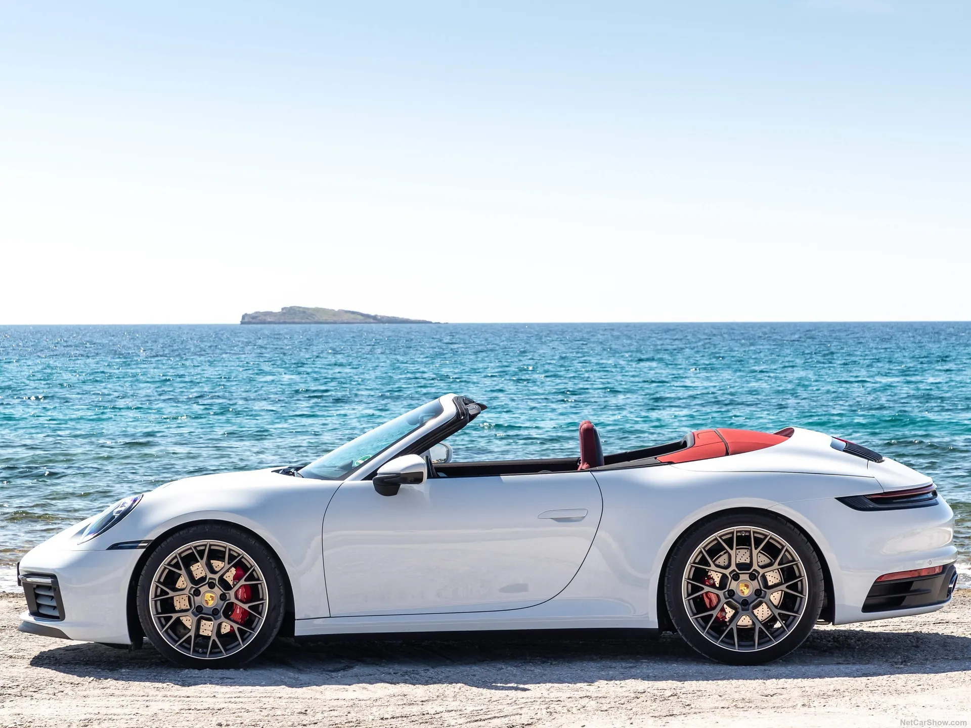 Porsche 911 Carrera 4S Cabriolet (2019) - Side Profile