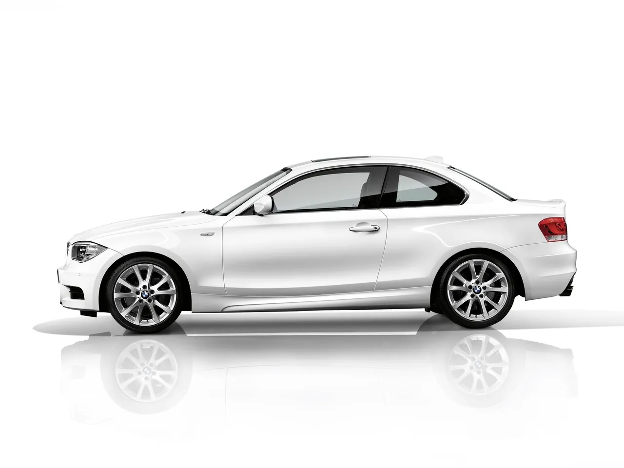 BMW 1-Series Coupe (2012) – boční profil