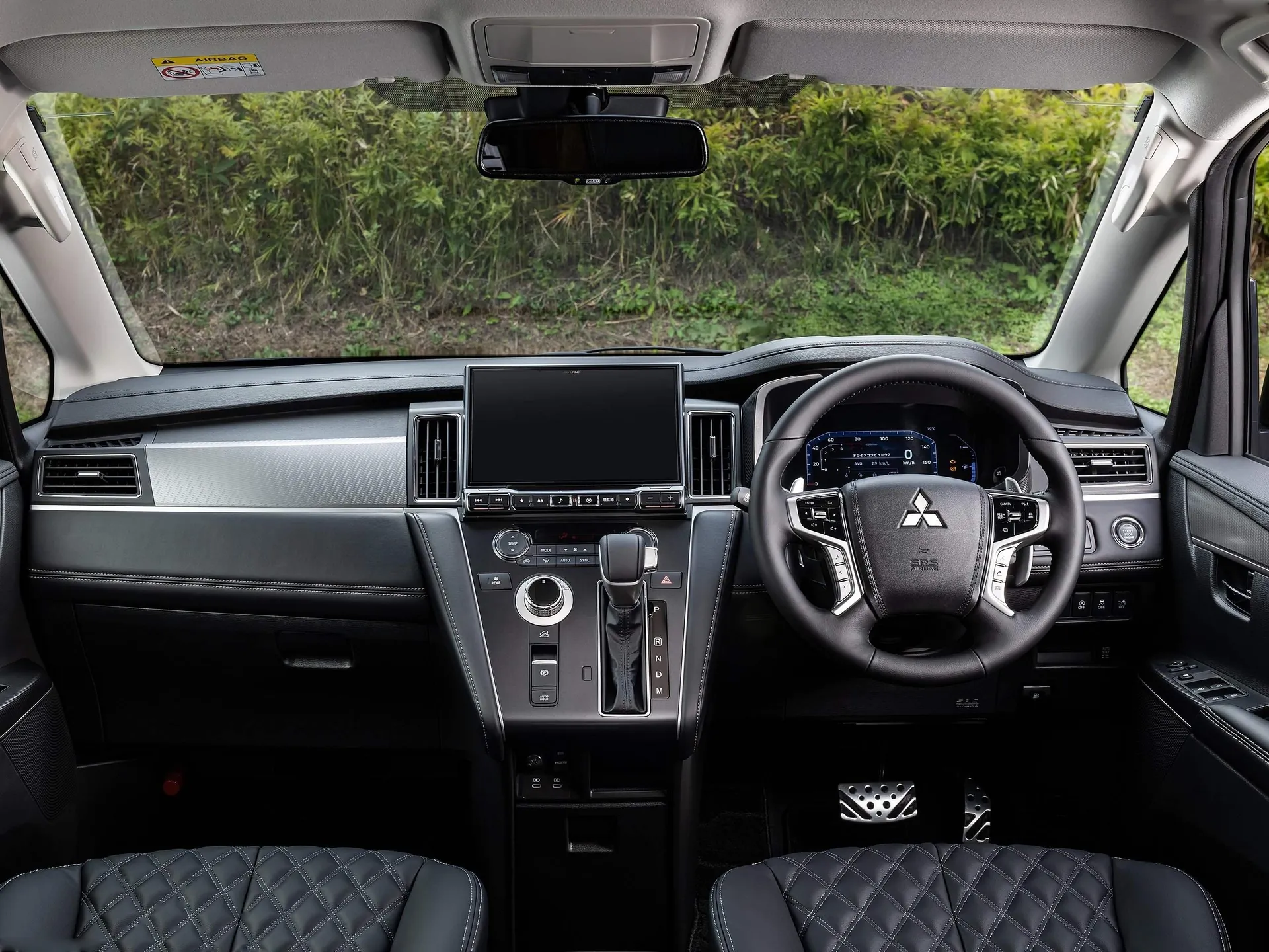 Mitsubishi Delica D5 Concept (2025) – interiér