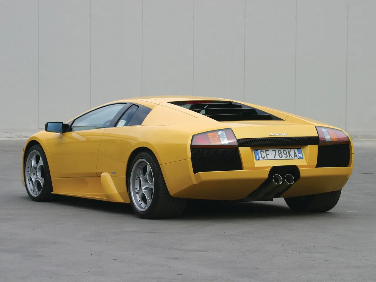 Lamborghini Murcielago (2002) – zadní tříčtvrteční pohled