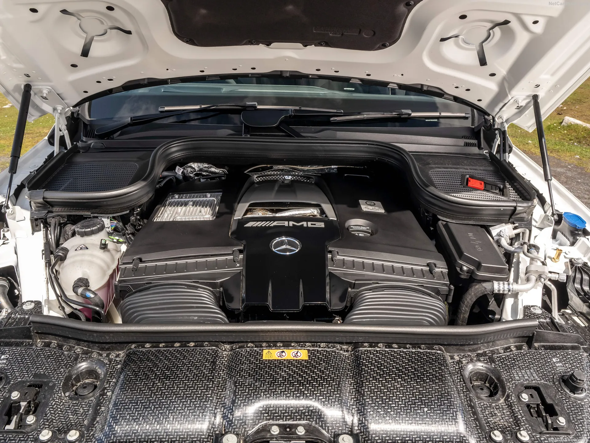Mercedes-Benz GLE63 S AMG [UK] (2021) - Engine Bay
