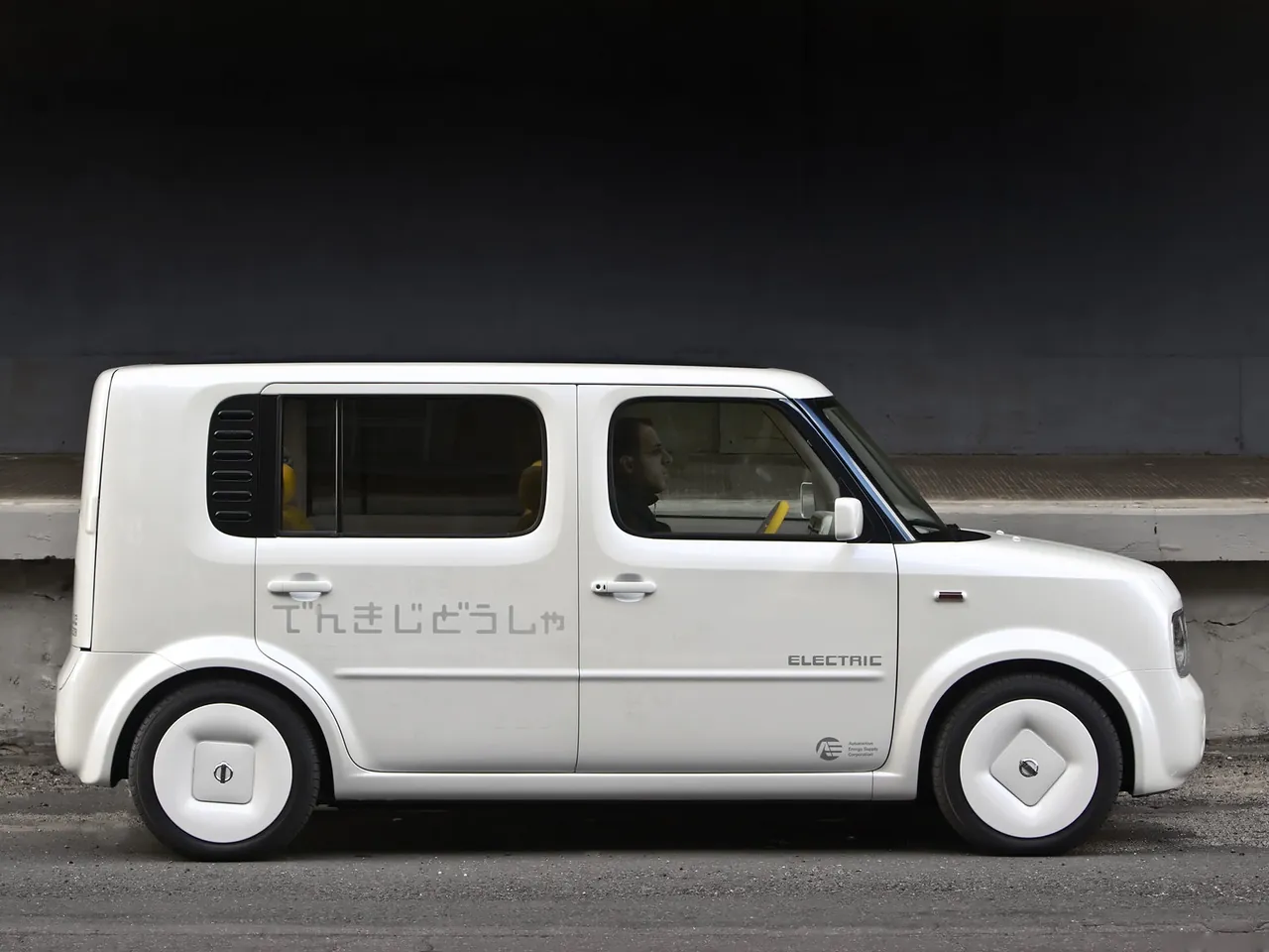 Nissan Denki Cube Concept (2008) - Side Profile