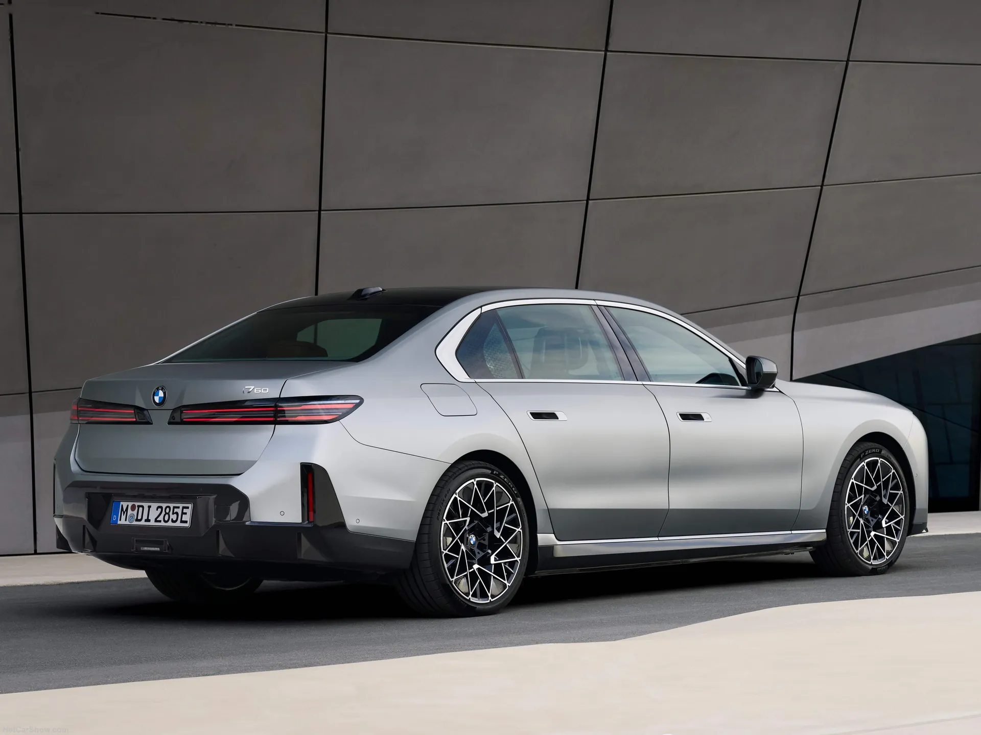 BMW i7 (2027) – zadní tříčtvrteční pohled