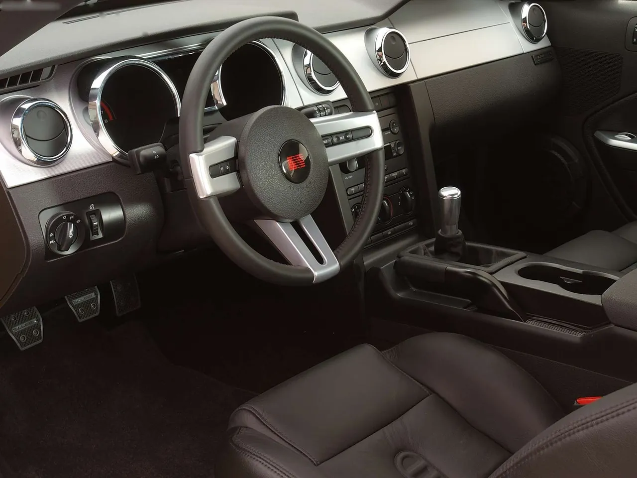 Saleen Ford Mustang S281 3 Valve (2005) – interiér