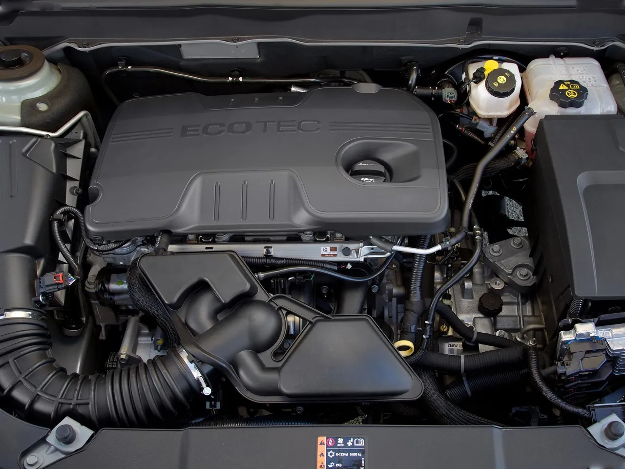 Chevrolet Malibu (2013) – motorový prostor