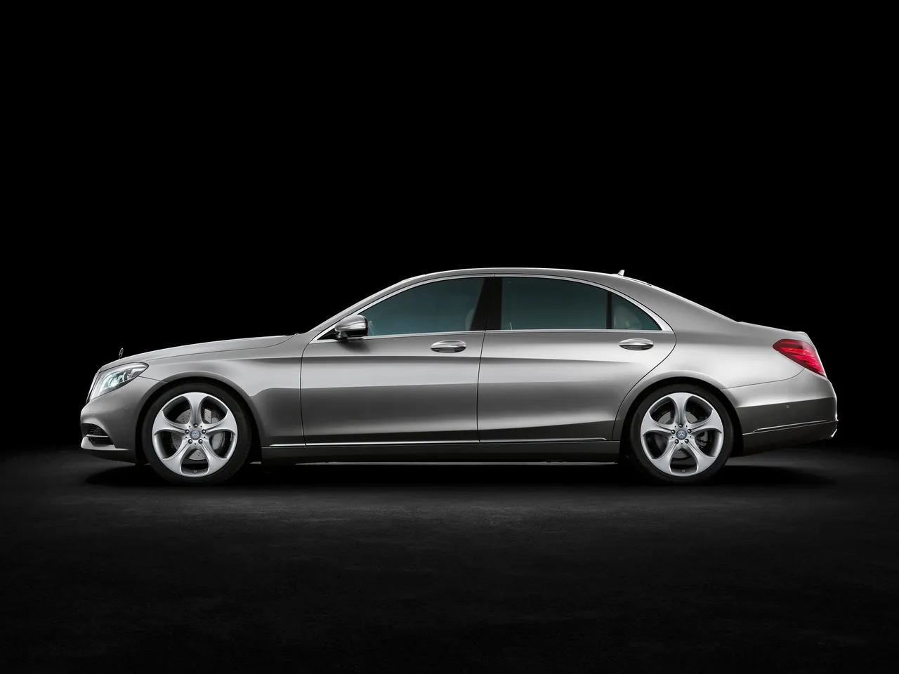 Mercedes-Benz S-Class (2014) - Side Profile