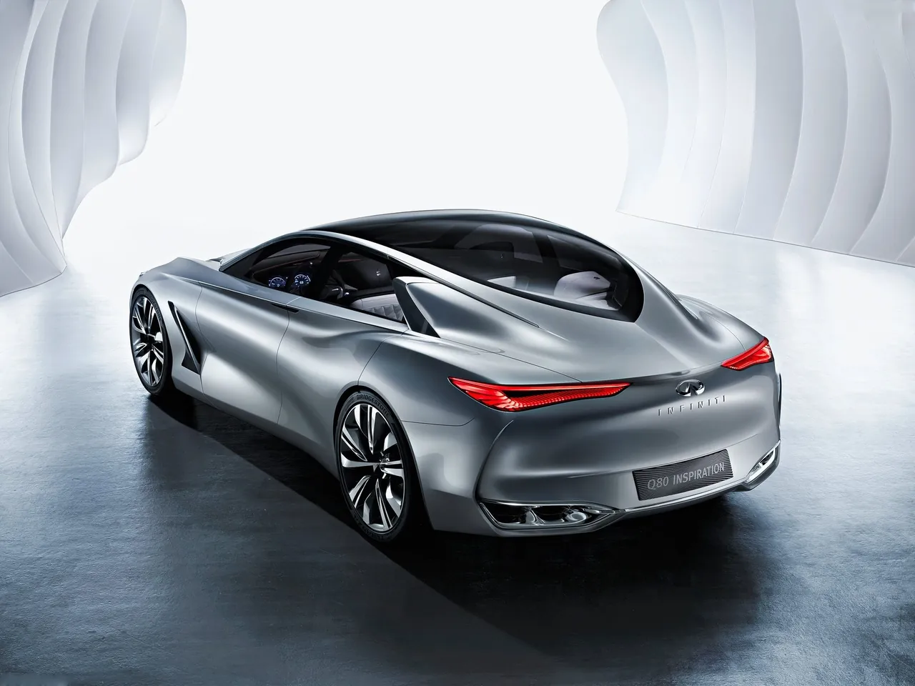 Infiniti Q80 Inspiration Concept (2014) – zadní tříčtvrteční pohled