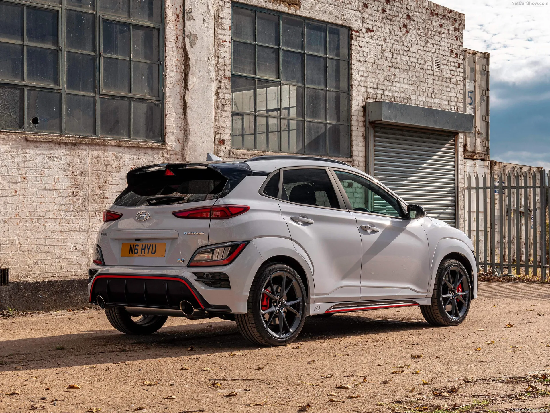 Hyundai Kona N [UK] (2022) – zadní tříčtvrteční pohled