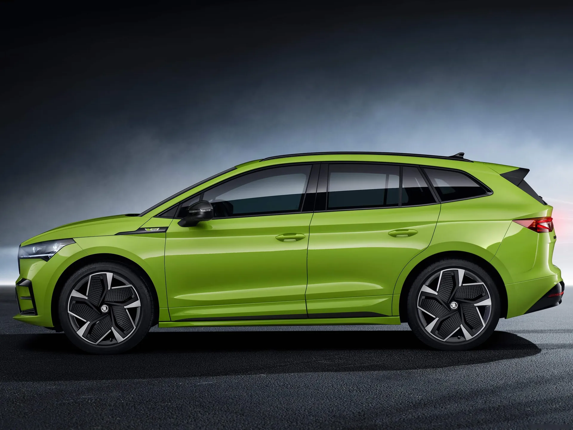 Skoda Enyaq RS iV (2023) – boční profil
