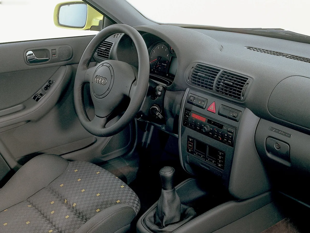 Audi A3 3-door (1998) – interiér