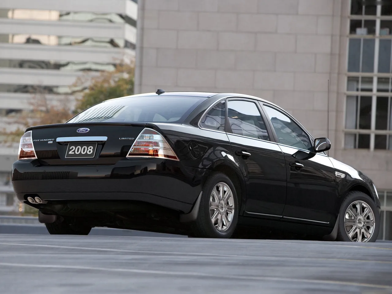 Ford Five Hundred (2008) – zadní tříčtvrteční pohled