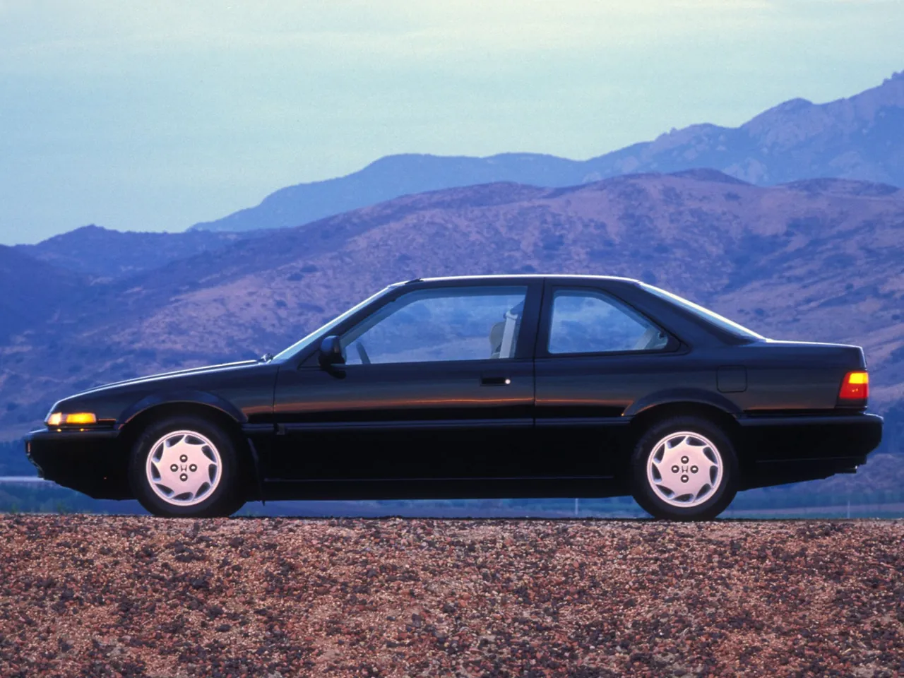 Honda Accord Coupe (1988) – boční profil
