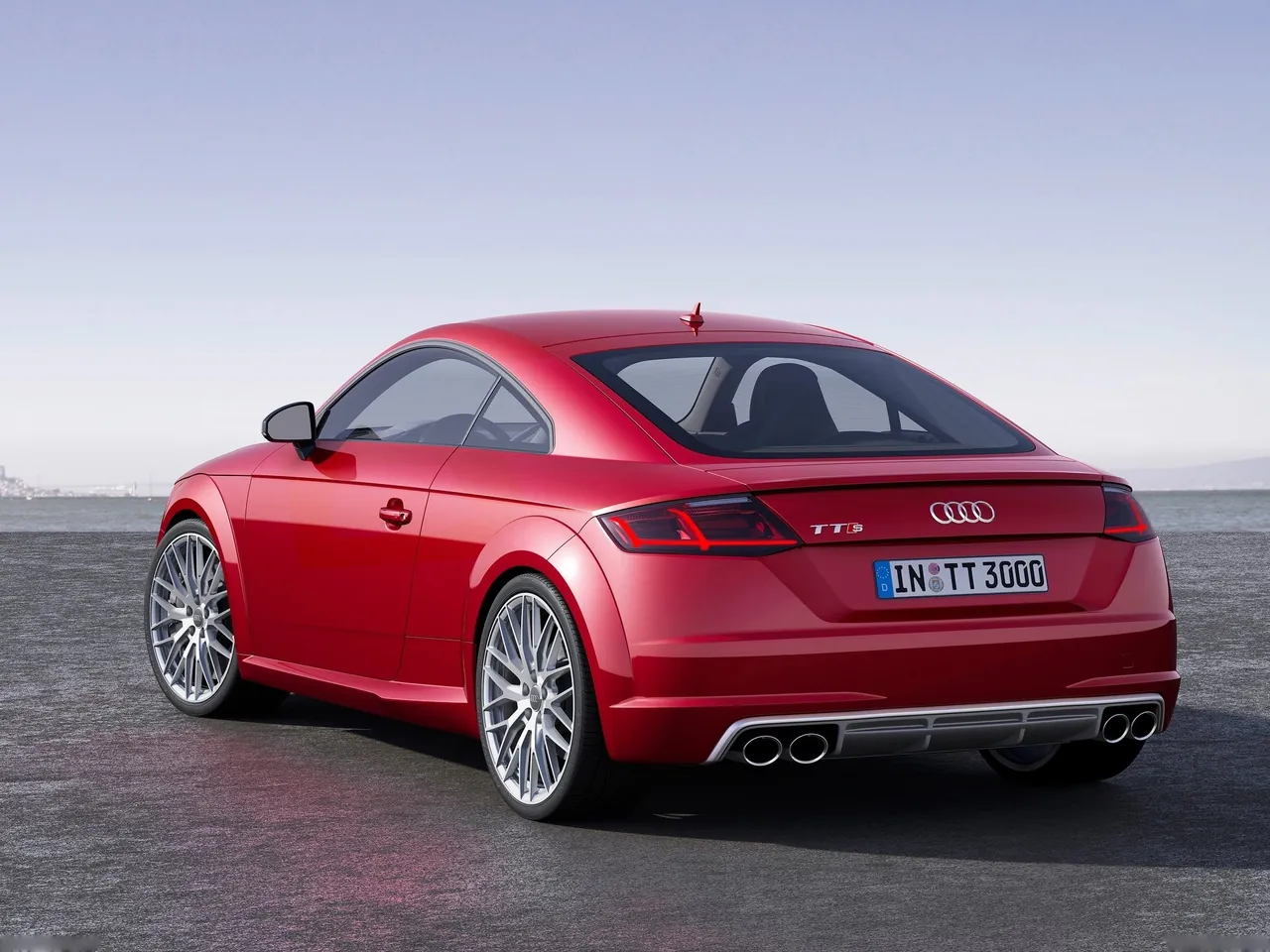 Audi TTS Coupe (2015) – zadní tříčtvrteční pohled