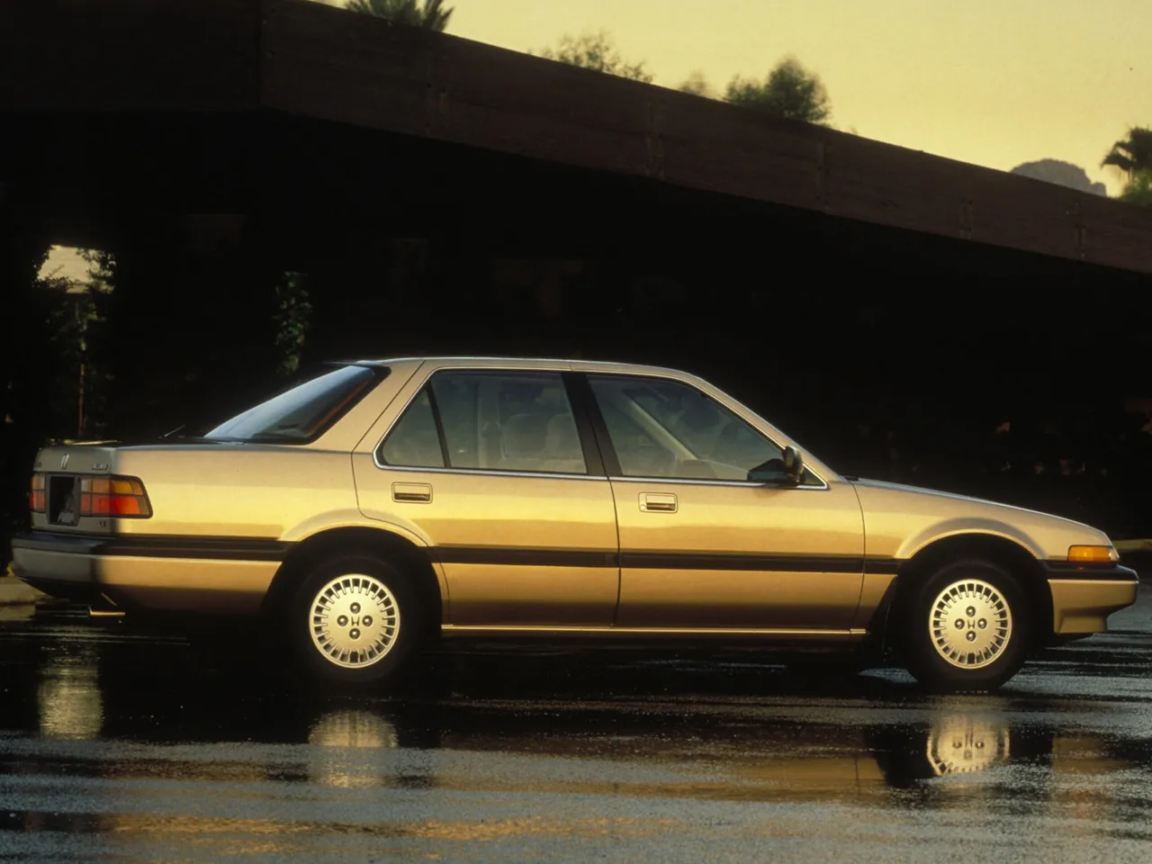 Honda Accord Sedan (1986) – zadní pohled