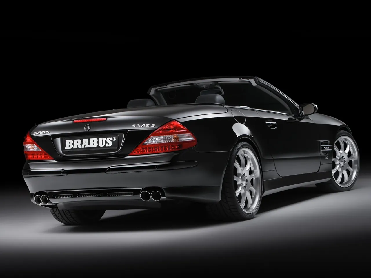 Brabus SV12 S Biturbo Roadster (2006) – zadní tříčtvrteční pohled