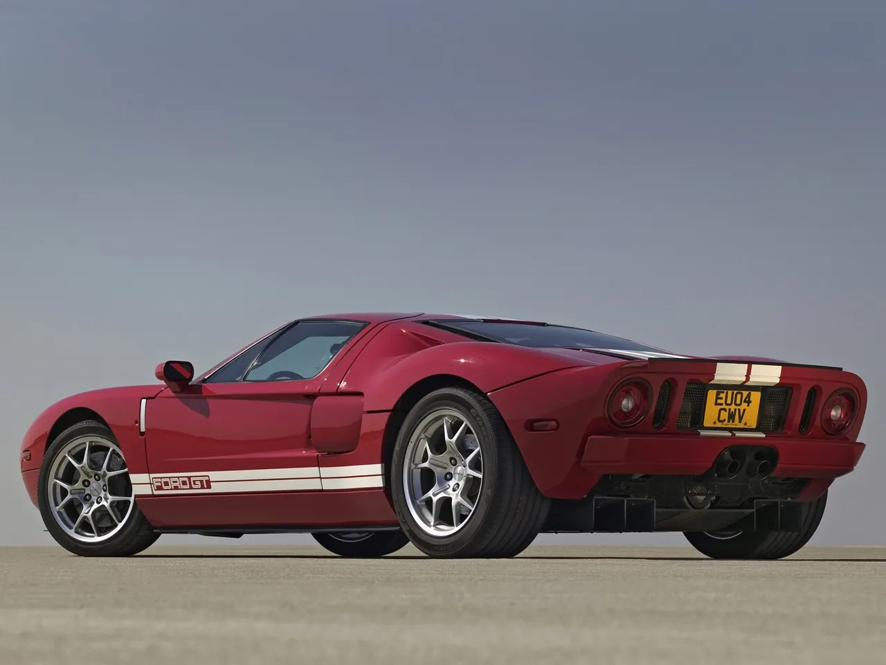Ford GT (2005) – zadní tříčtvrteční pohled