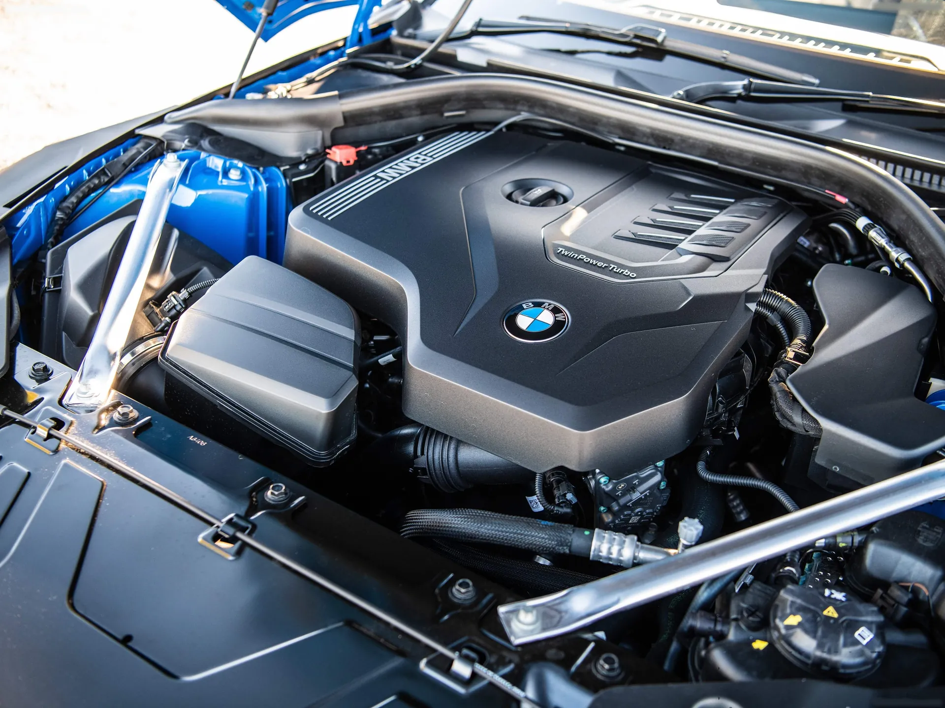 BMW Z4 [UK] (2019) – motorový prostor