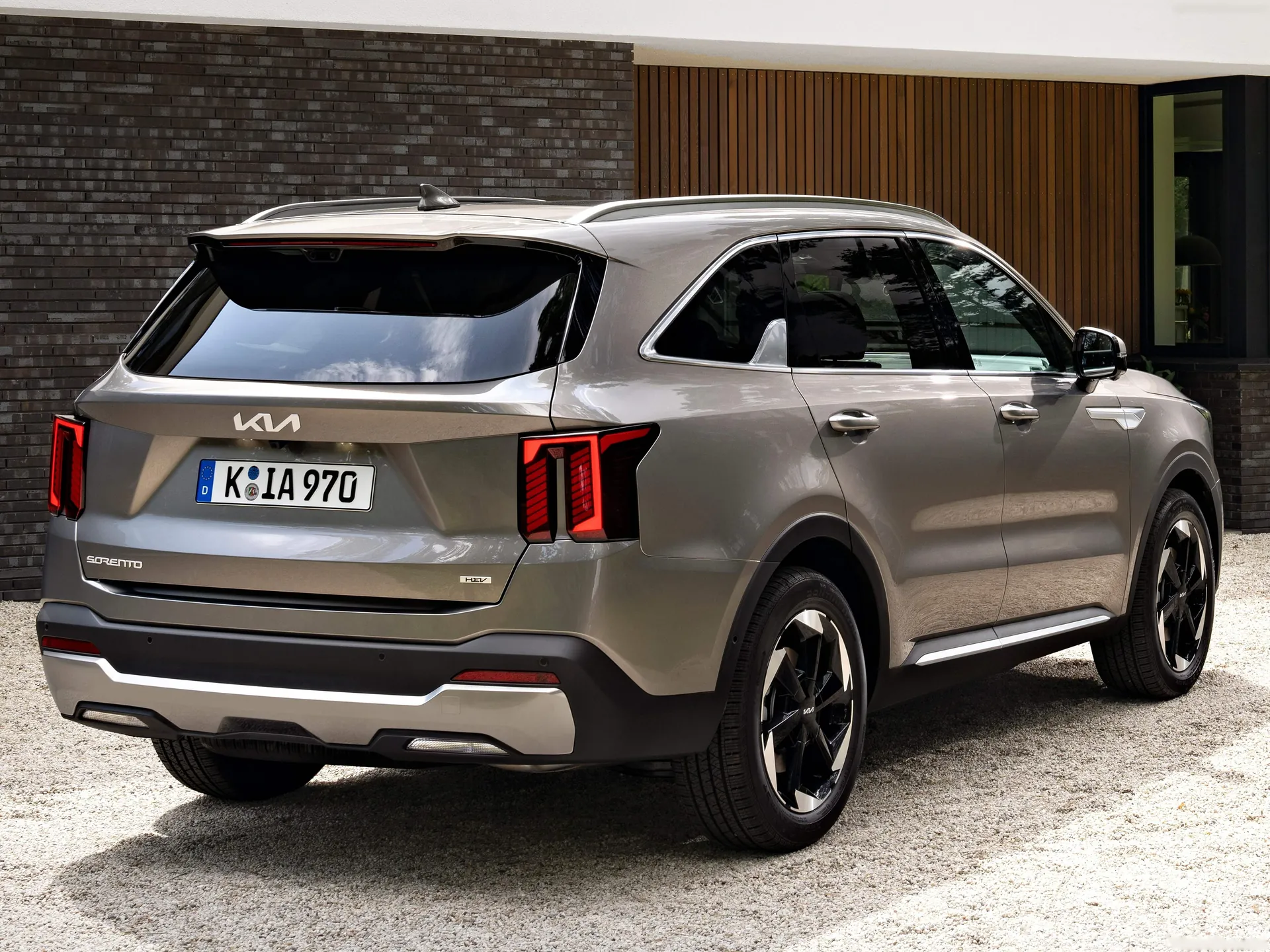 Kia Sorento [EU] (2024) – zadní tříčtvrteční pohled