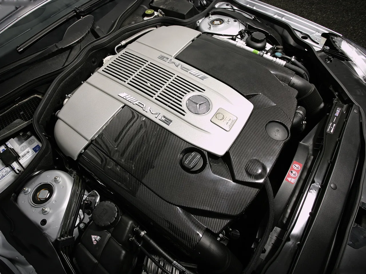 Mercedes-Benz SL65 AMG (2009) - Engine
