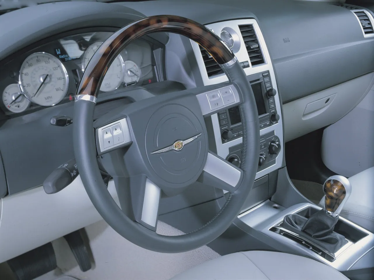 Chrysler 300C Concept (2003) – interiér