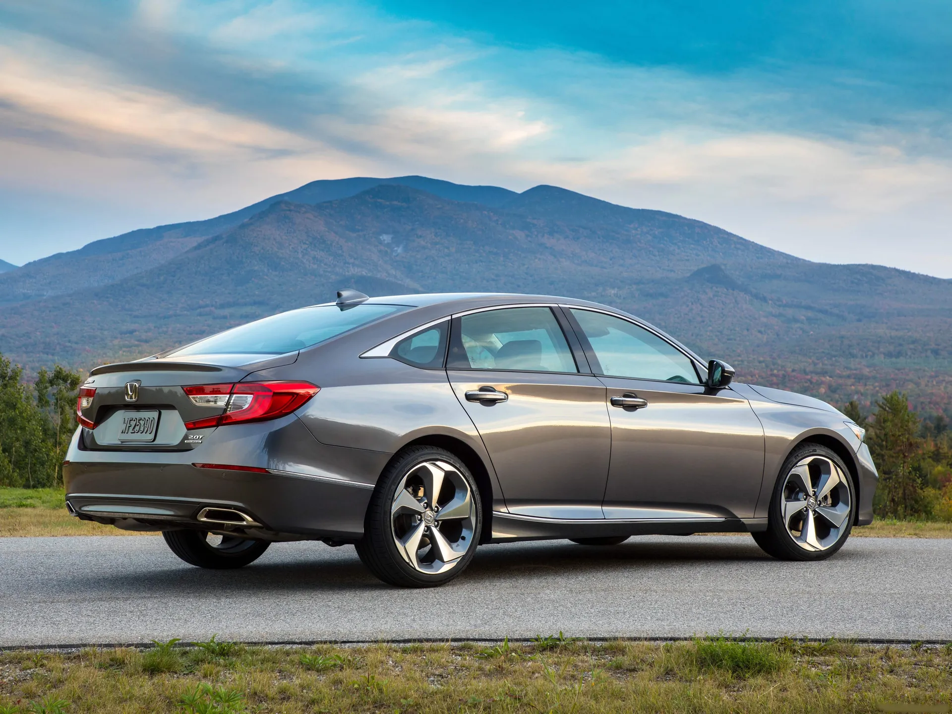 Honda Accord (2018) – zadní tříčtvrteční pohled
