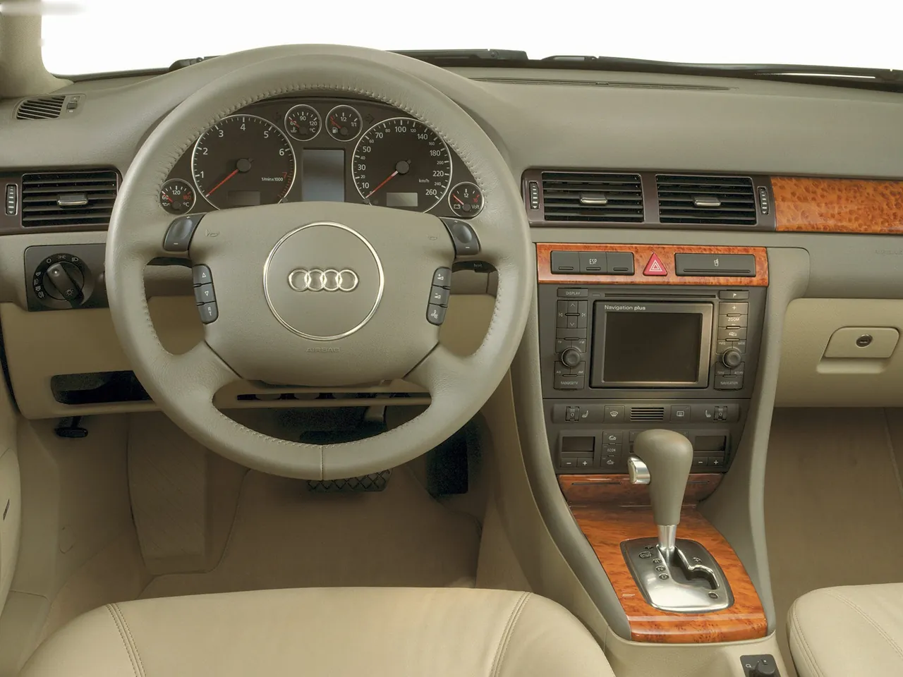 Audi A6 (2001) – interiér