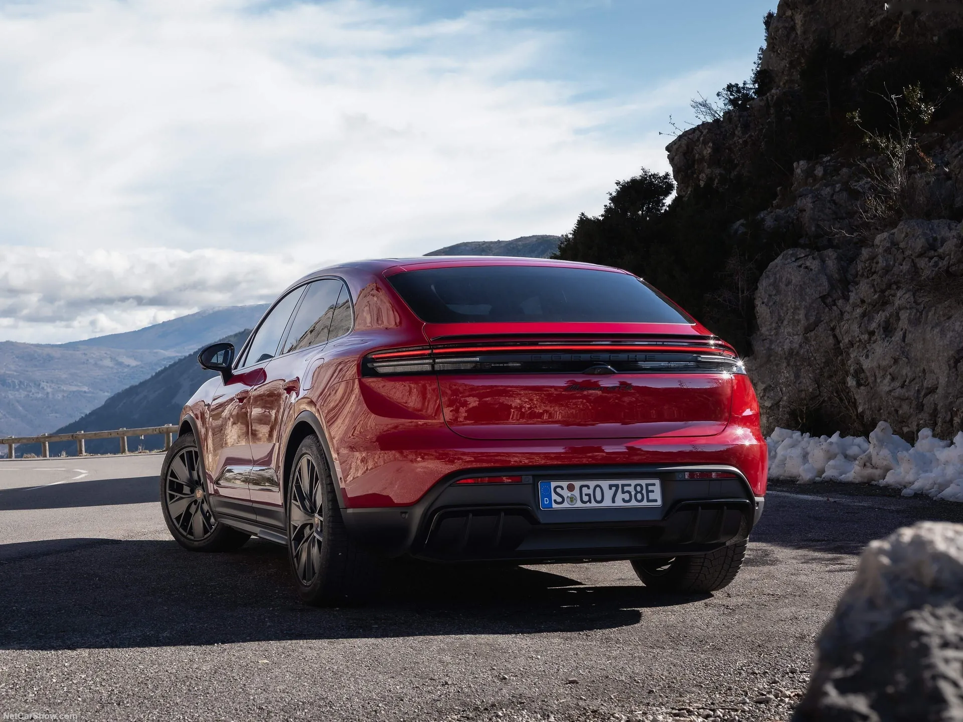 Porsche Macan GTS (2026) – zadní tříčtvrteční pohled