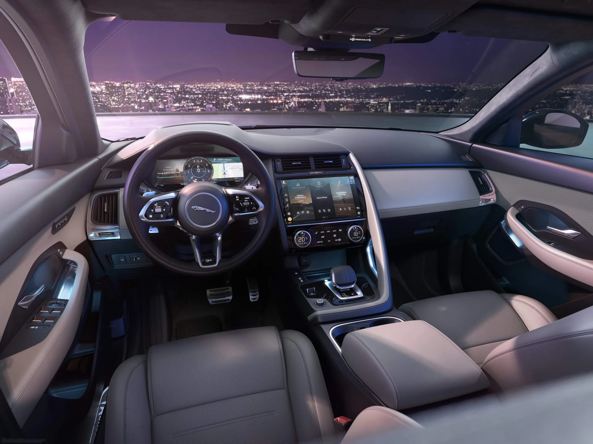 Jaguar E-Pace (2021) – interiér