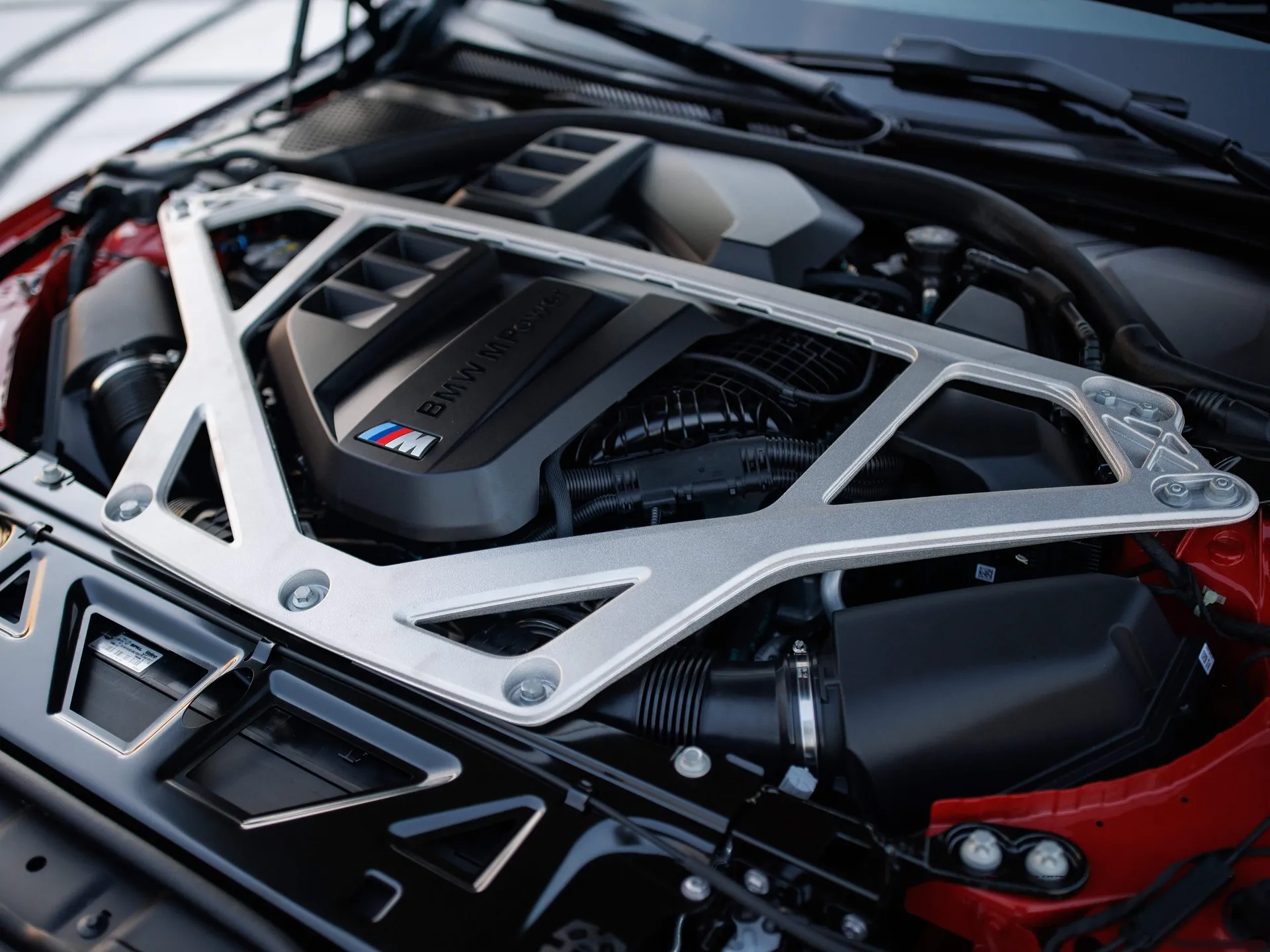 BMW M3 CS Handschalter (2027) – motorový prostor