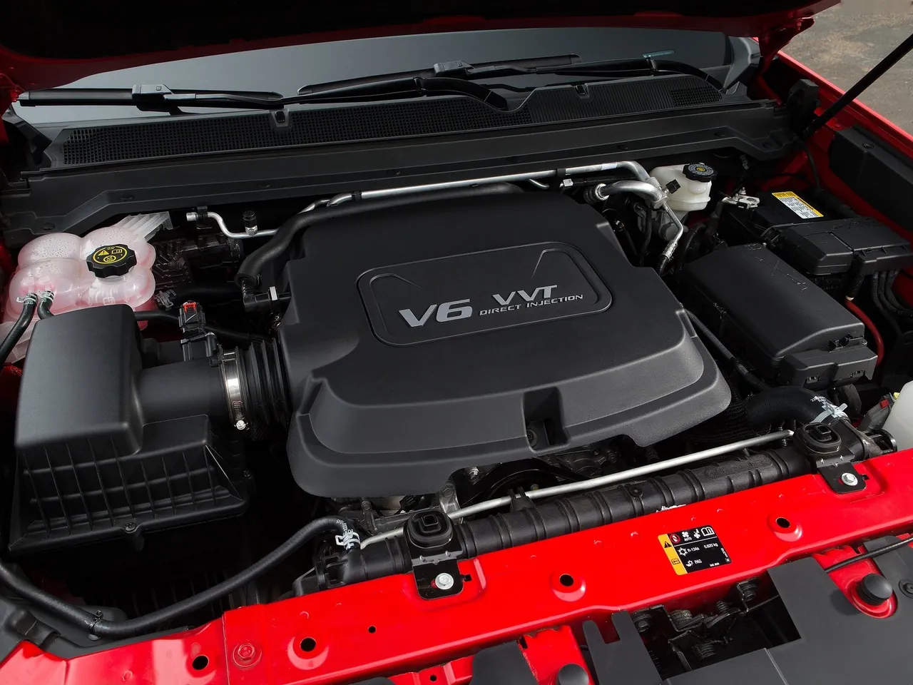 Chevrolet Colorado (2015) – motorový prostor