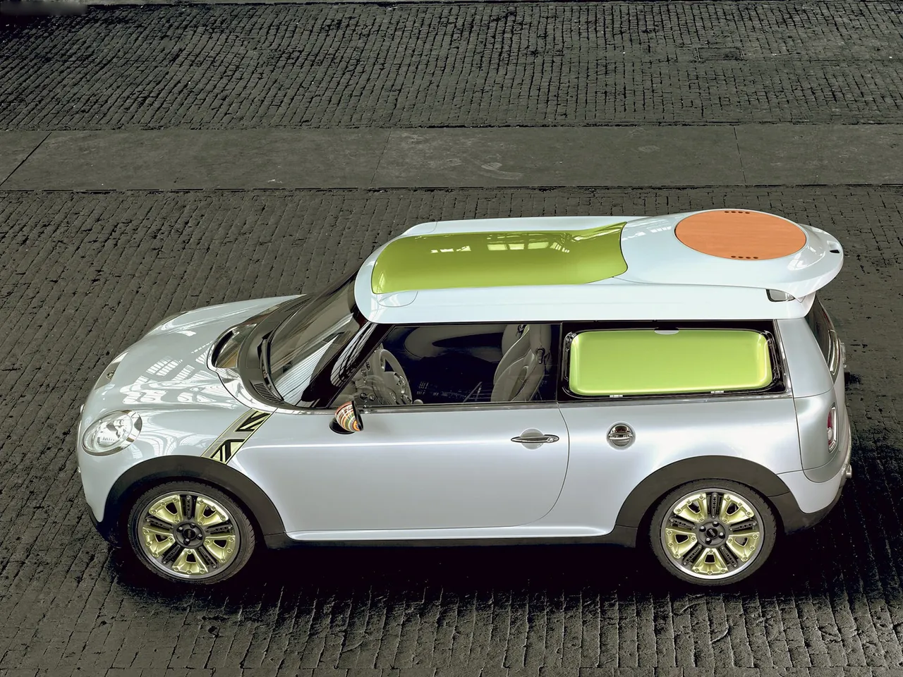 Mini Concept Tokyo (2005) – boční profil