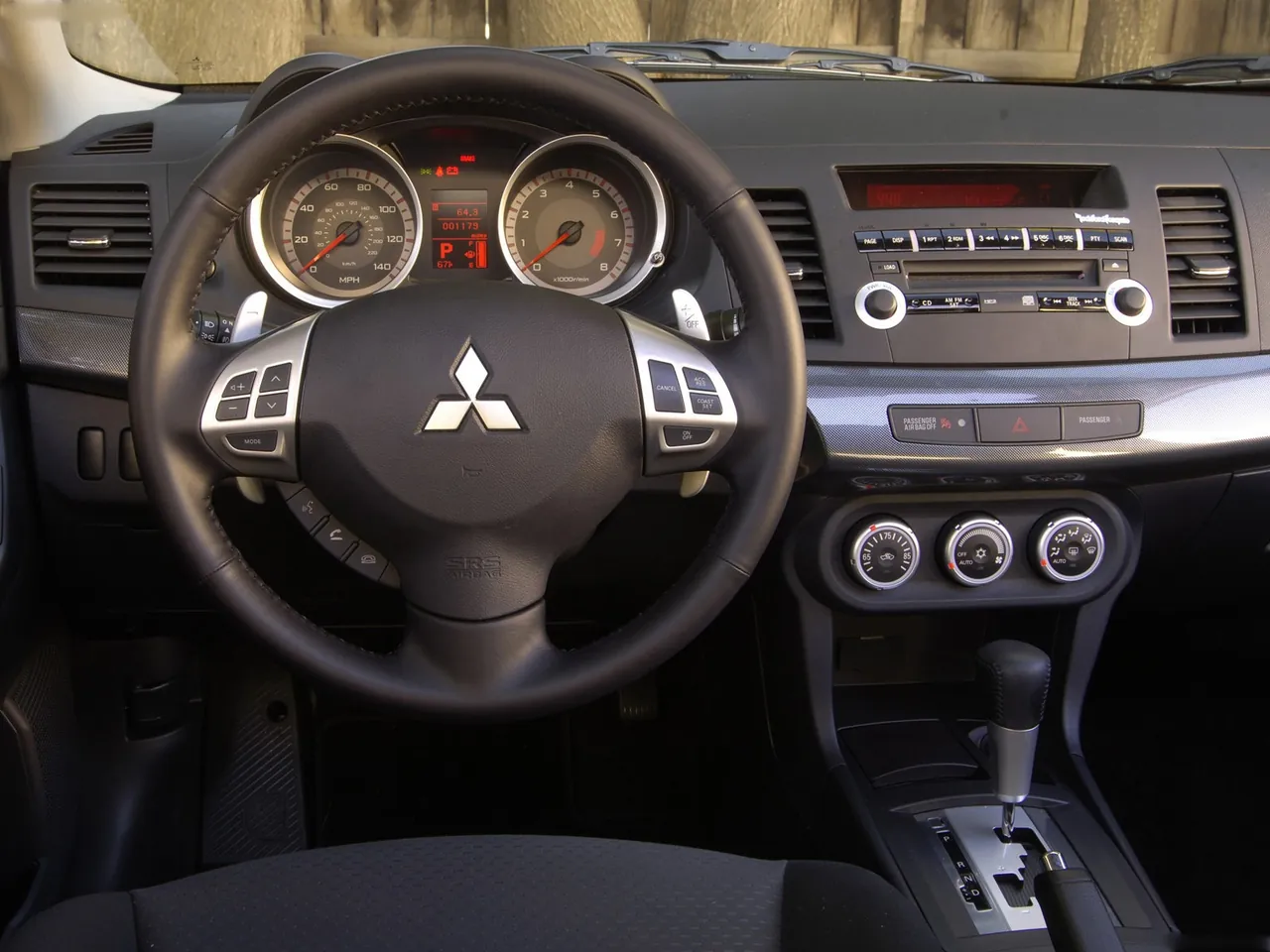 Mitsubishi Lancer (2008) – interiér