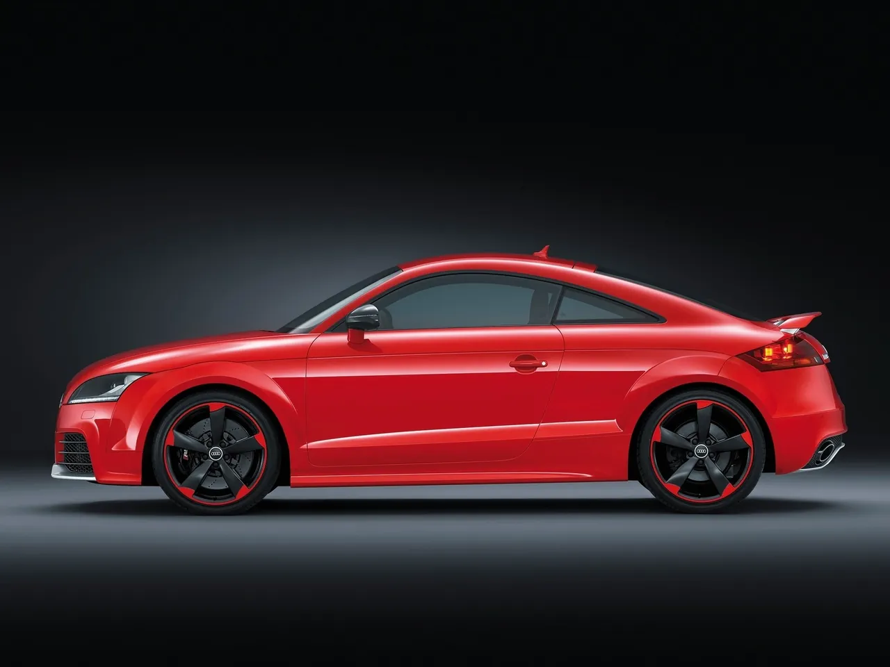 Audi TT RS plus (2013) – boční profil