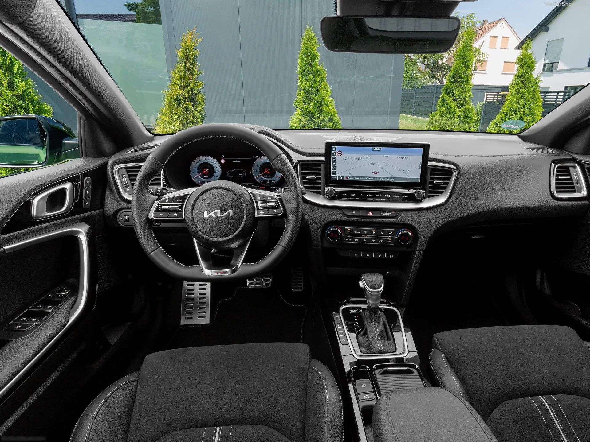 Kia XCeed (2023) – interiér