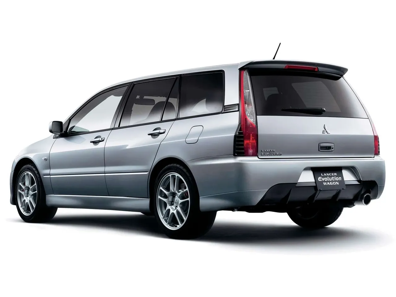 Mitsubishi Lancer Evolution Wagon GT (2005) – zadní tříčtvrteční pohled