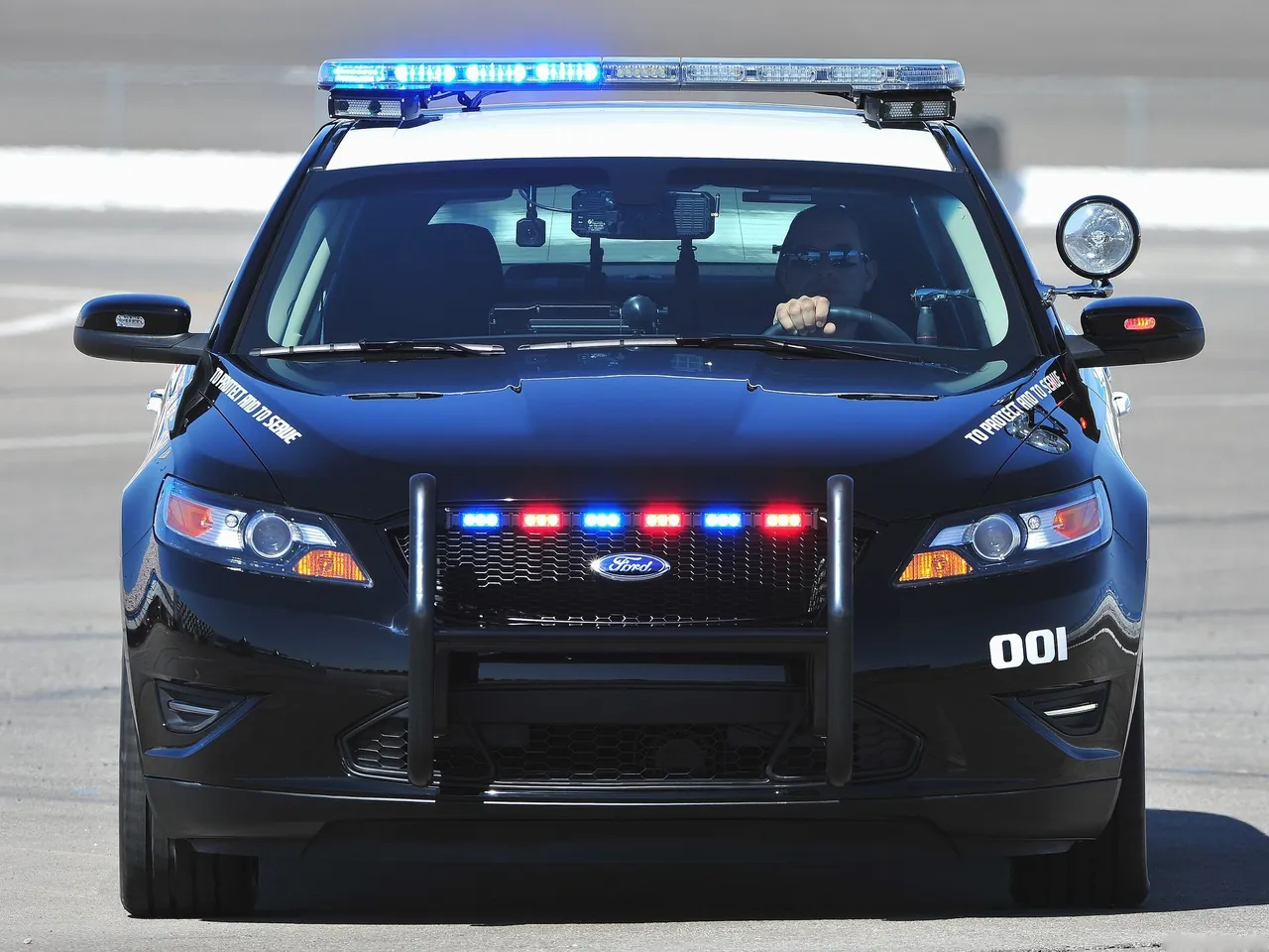 Ford Police Interceptor Concept (2010) – zepředu