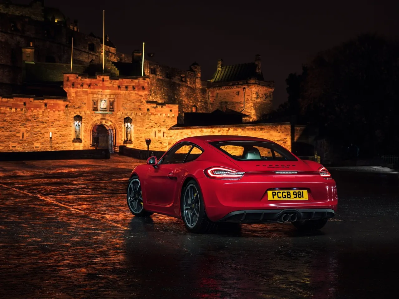Porsche Cayman GTS (2015) – zadní tříčtvrteční pohled