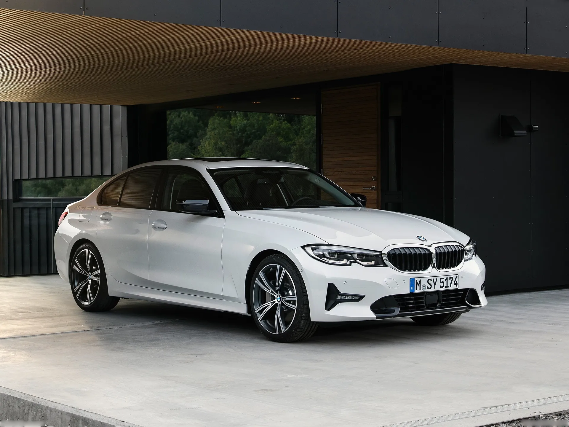 BMW 3-Series (2019)