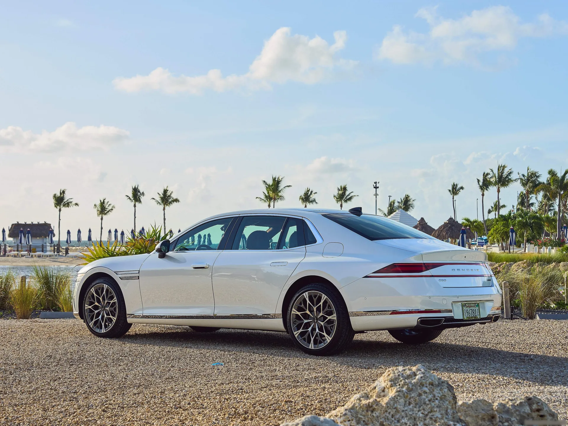 Genesis G90 (2023) – zadní tříčtvrteční pohled