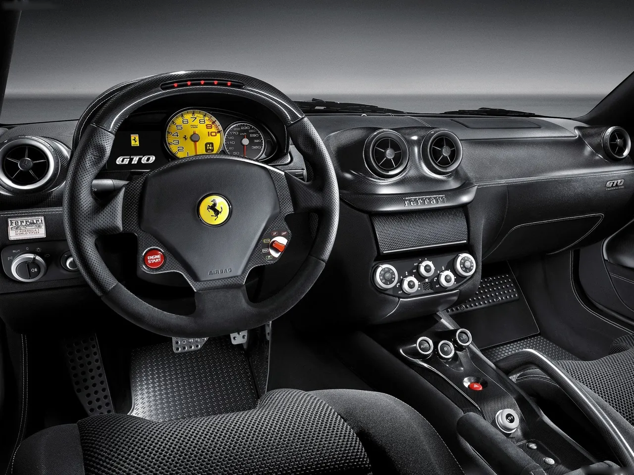 Ferrari 599 GTO (2011) – interiér
